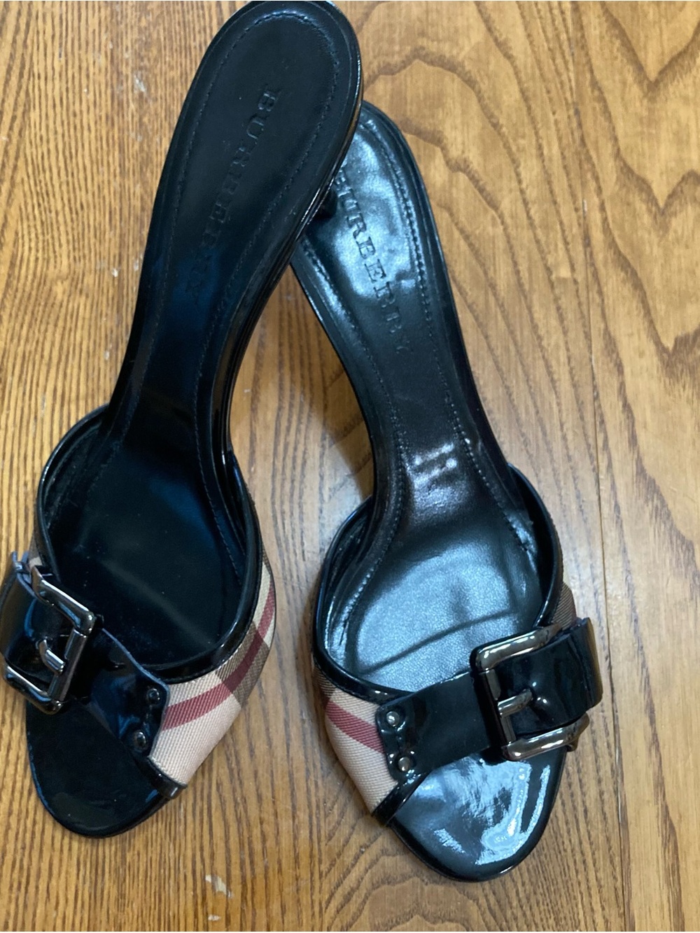 Burberry Black Leather Slide Heels with Signature Check - Picture 2 of 7